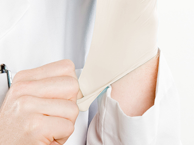 拉伸強(qiáng)度高，不易破，降低手套損耗